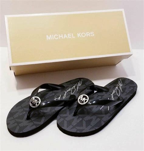 michael kors slippers canada